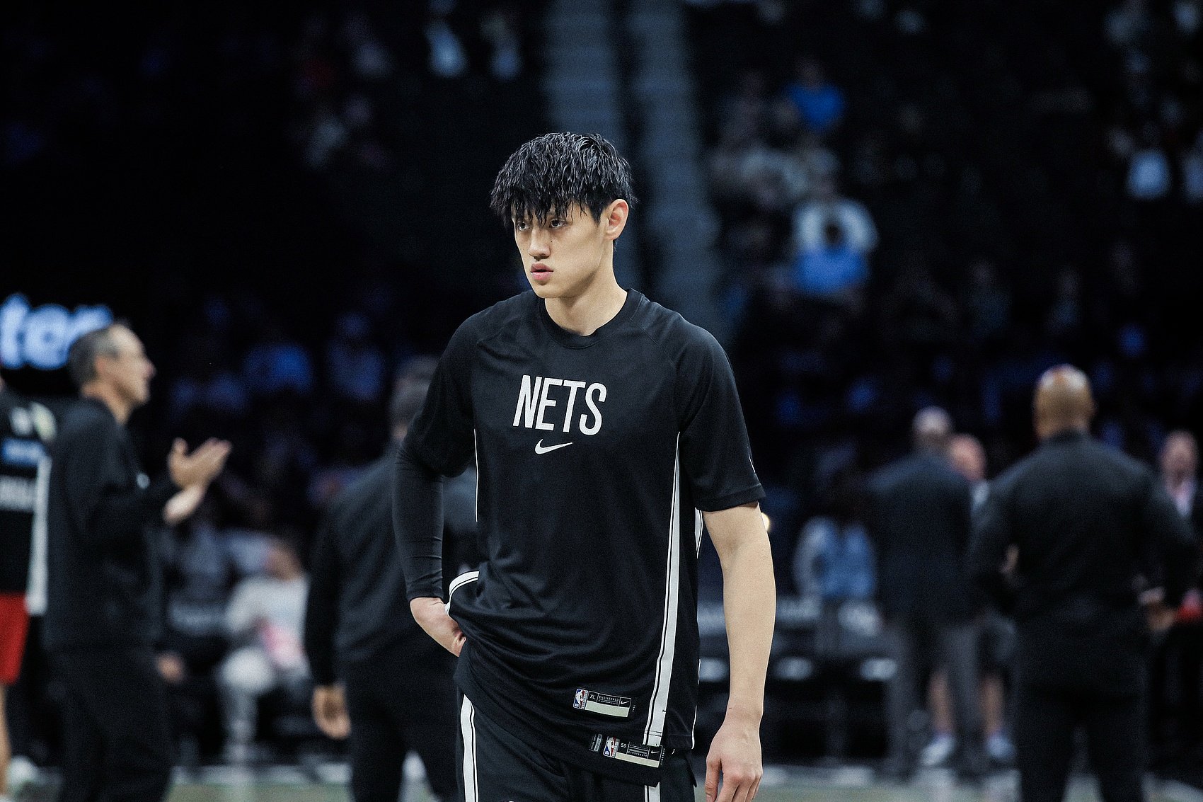 媒体人：曾凡博能力确实需继续打磨 但篮网不让上场确实说不过去