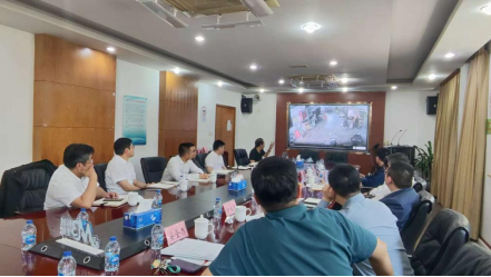 召开月度专题会议，形成资源统筹、问题闭环管理