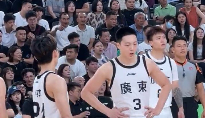 羊城晚报：赵睿胡明轩徐杰再“合体” 广东全运男篮剑指十五运