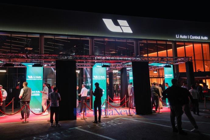 理想汽车在海外开设首家零售中心，采用授权经