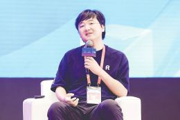 灵伴科技副总裁宓群：带屏显的AI眼镜已步入消费级时代