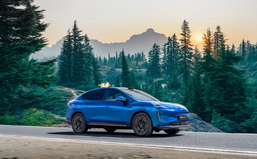 由上至下分别为昊铂SSR、昊铂GT、昊铂HT、昊铂HL