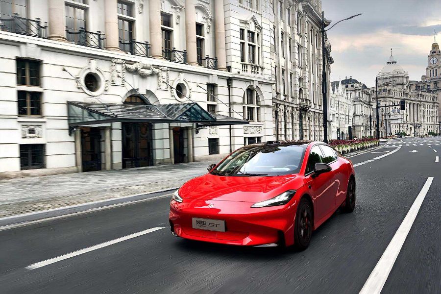 由上至下分别为昊铂SSR、昊铂GT、昊铂HT、昊铂HL