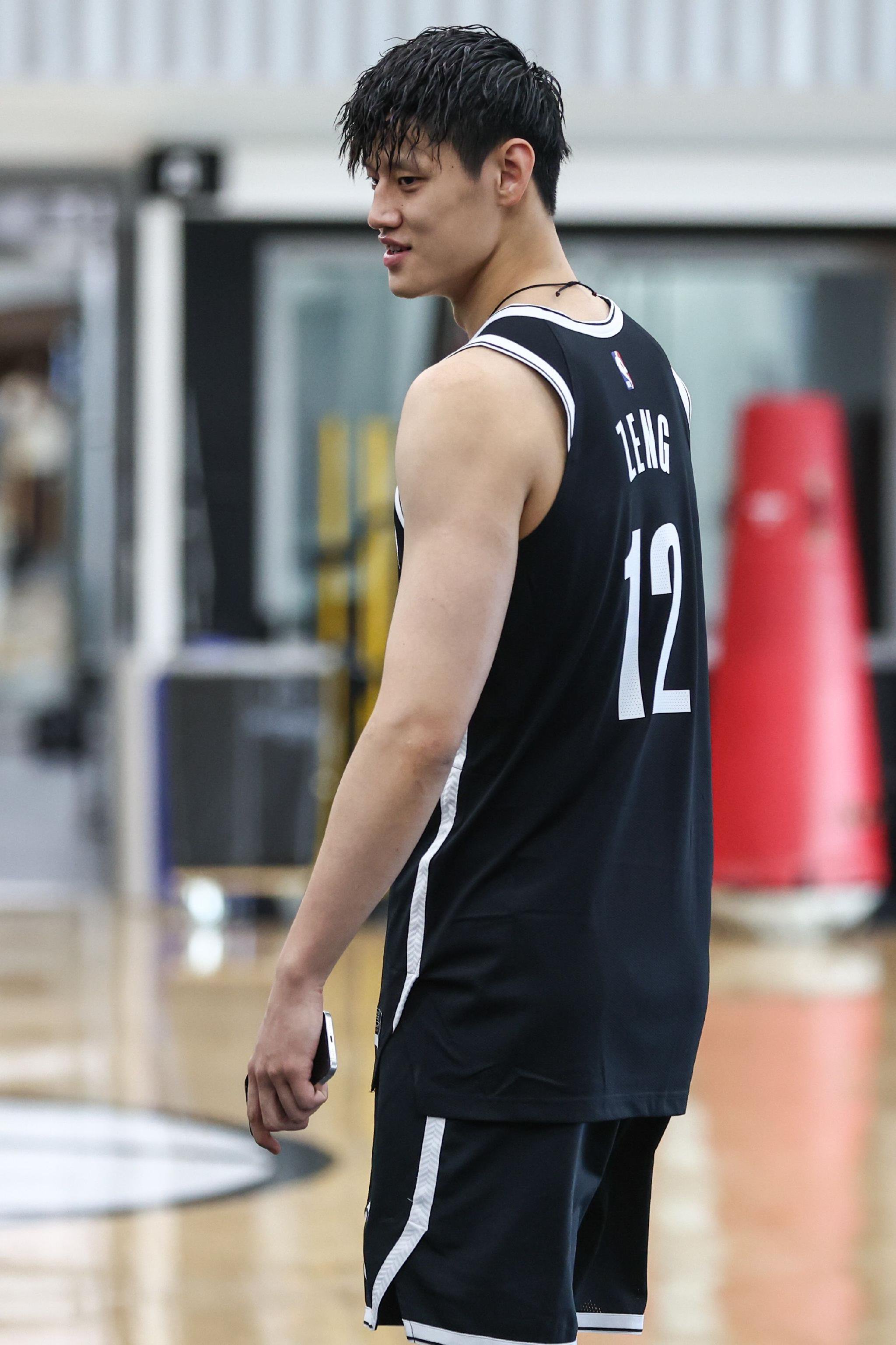 媒体人：小曾这次NBA之旅相信是学到不少东西 回家今年咱CBA争冠