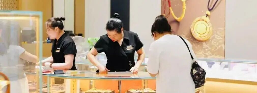 ▲你200克、他500克！这可是黄金啊，宁波人又在开抢……