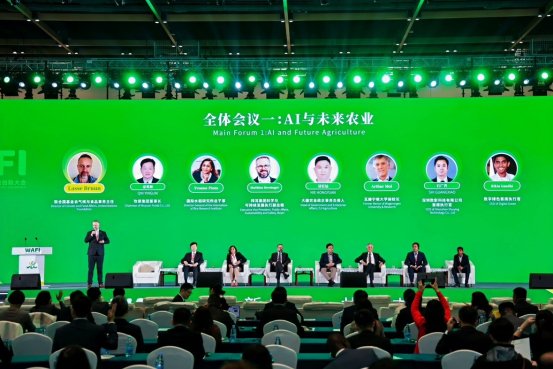 　　论坛凝聚了一个清晰的行业共识：AI必须创造实在的生产力。