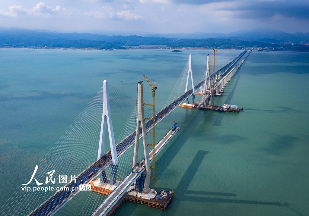 浙江宁波:象山港跨海大桥北侧边跨合龙