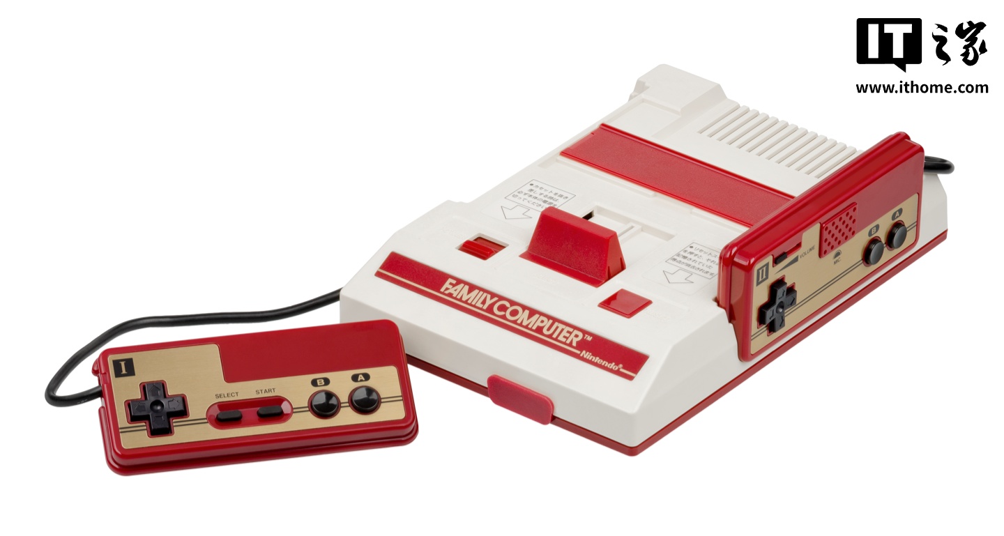 ▲ 日版红白机，名为“Famicom”