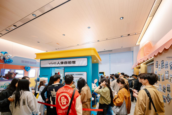 　　主题体验区人气火爆，成为社交媒体热门打卡点