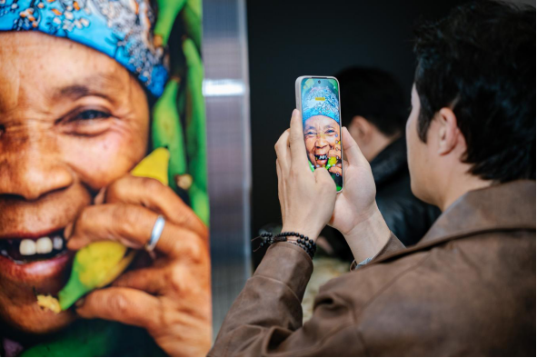 　　影展呈现vivo最新影像生态，用户拍摄展出作品《芭蕉女王》