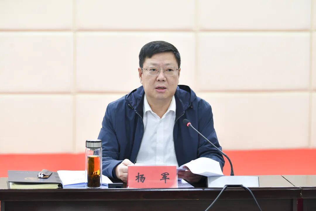 周锋主持召开市委常委会（扩大）会议暨县市区党委书记座谈会 切实增强责任感使命感紧迫感 全力以赴拼经济稳增长促发展|咸宁市_新浪财经_新浪网