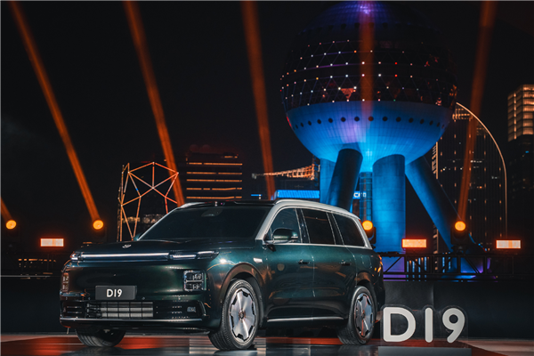 零跑 D 系列首款车型 D19：车长超 5.2 米，轴距超 3.1 米 | 图片来源：零跑系列