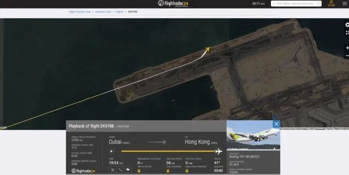 突發(fā)！迪拜出發(fā)的一架飛機降落香港機場時墜海，機上4名機組人員已獲救，兩地勤死亡，阿聯(lián)酋航空回應(yīng)