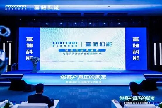 由于微信改版,关注后请点击右上角,选择“设为星标”与“置顶”,以获得最新的文章更新