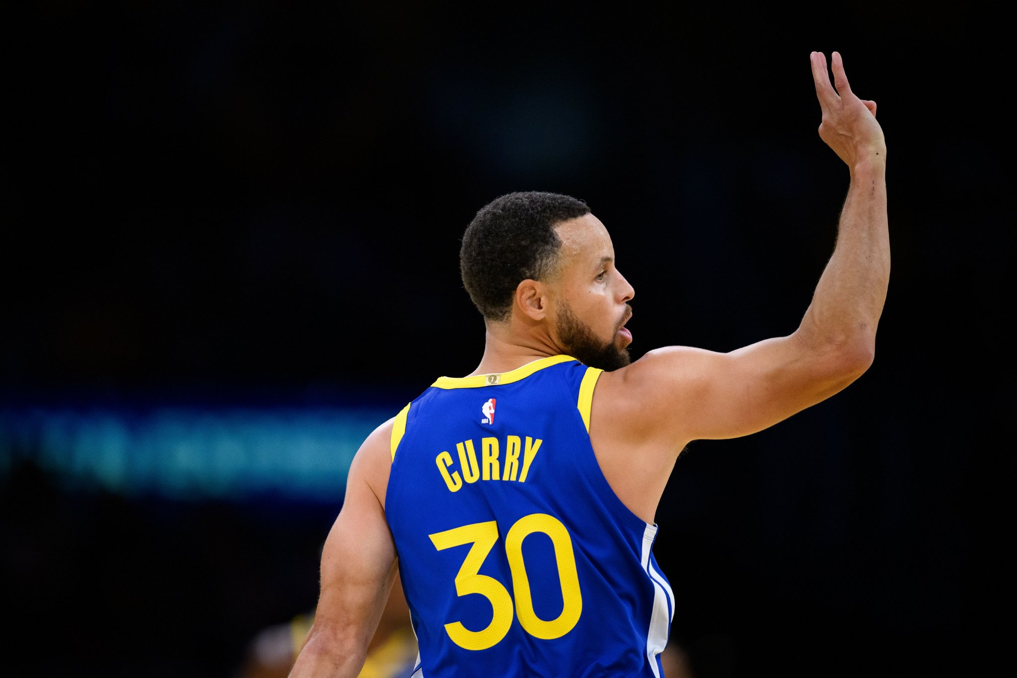 37岁221天!库里揭幕战砍20+ NBA历史最老后卫