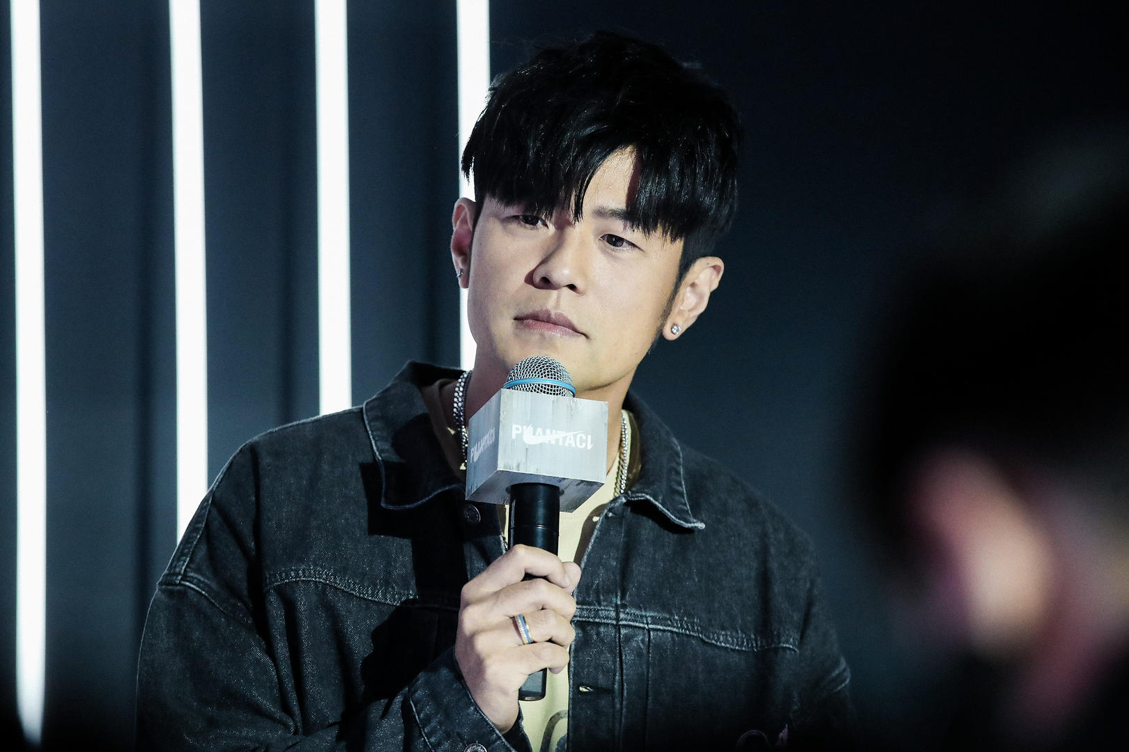 周杰伦公开喊话昔日好友,疑因超2300万元金钱纠纷反目,涉加密货币投资