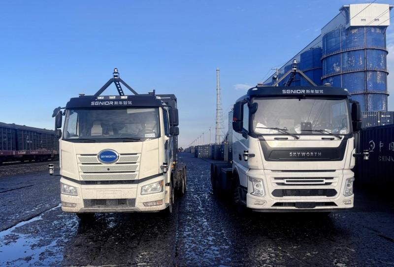 图：斯年智驾新疆陆路港作业照片