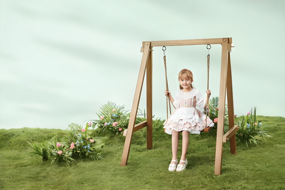 千元一雙童鞋，高價背后的泰蘭尼斯爭議重重