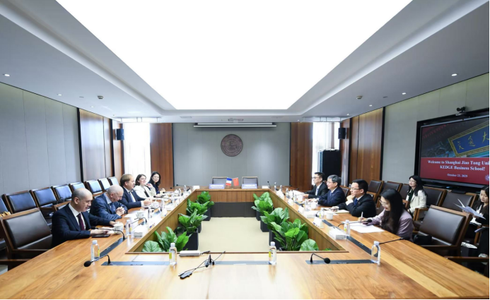 法国凯致商学院校长一行访问上海交大
