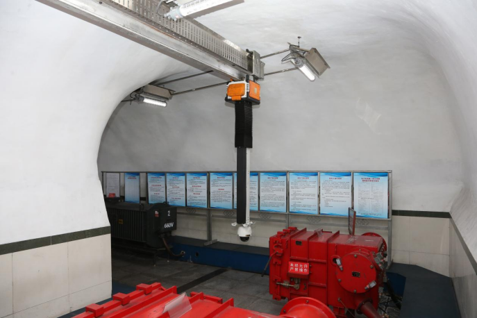 视觉识别技术遇上矿山安全，“无监控不作业”的铁律被赋予了智能内涵/图源：@寺河有象