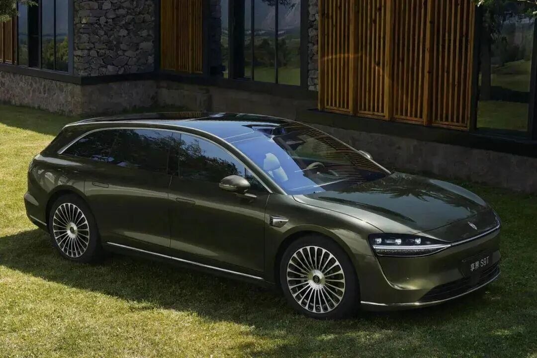 鸿蒙智行享界S9T成黑马，厂商指导价30.98 - 36.98万元