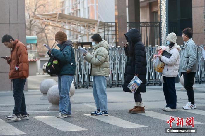 2026年国考报名截止,热门岗位超六千人争一岗