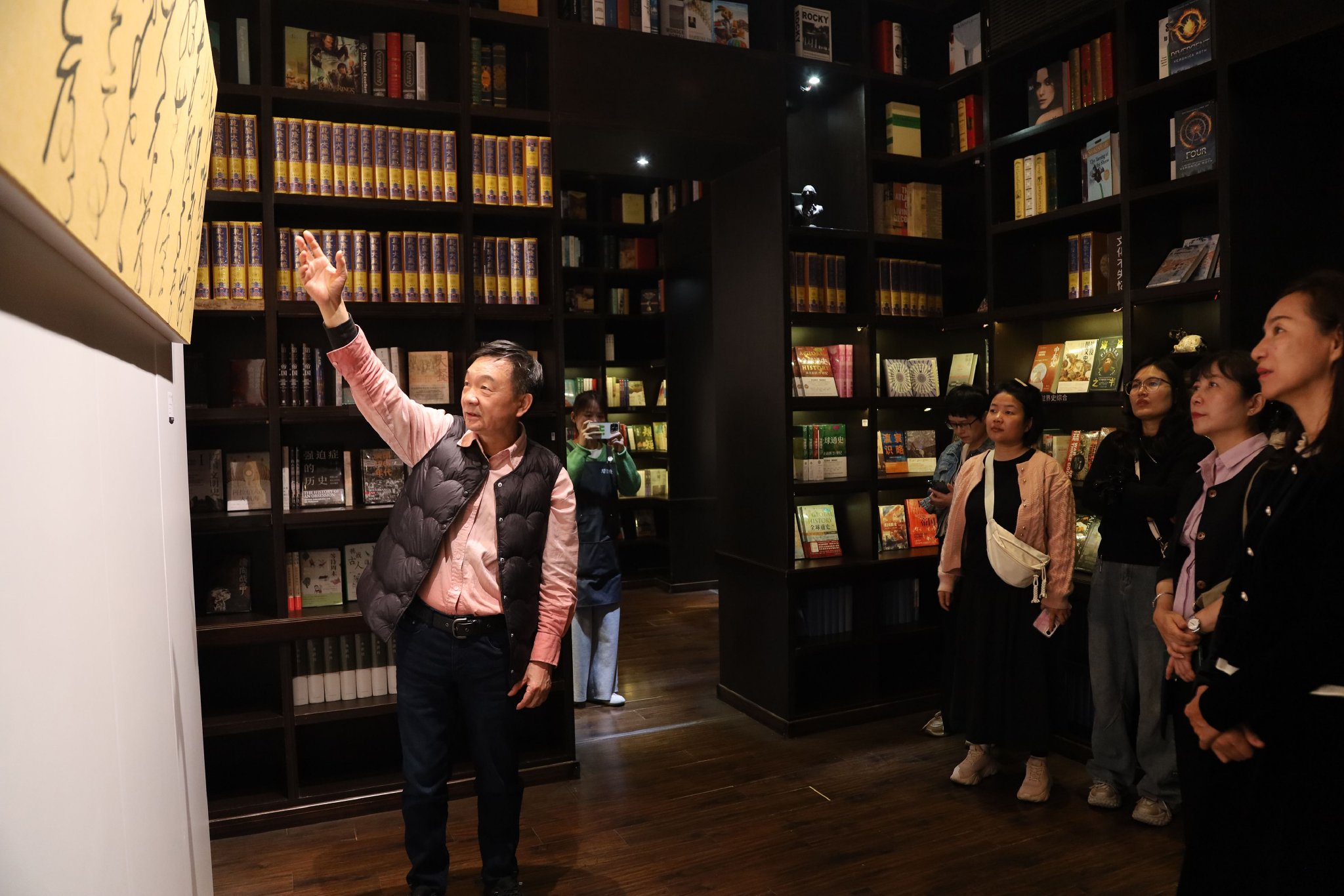    图为  “风骨云烟——吕金光书法展”现场