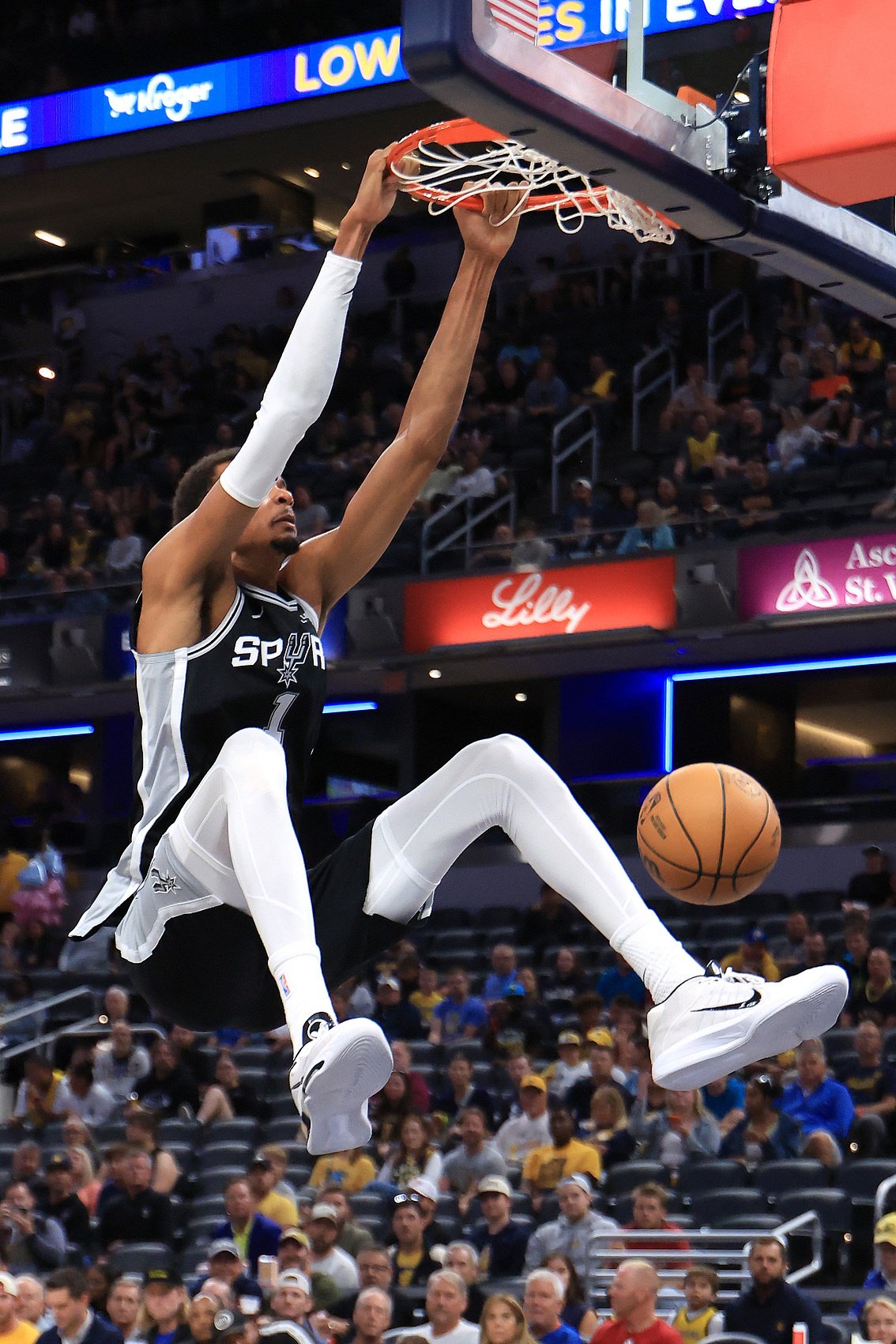 名记:文班亚马就像外星人 NBA近20年从未有过这种球员