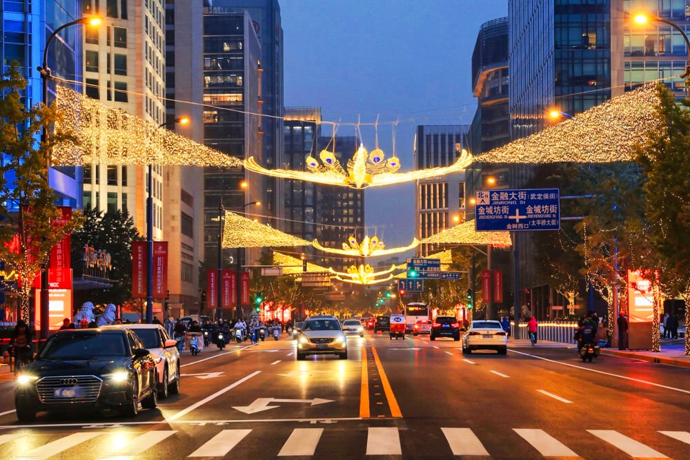   图为北京金融街夜景。新华社发（闻昭 摄）