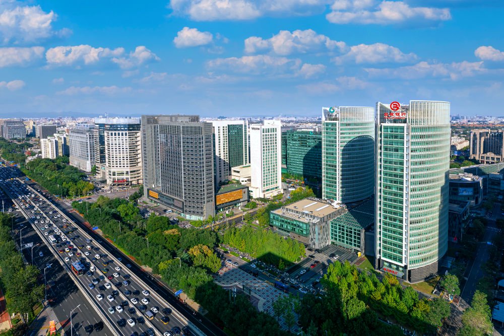   图为北京金融街。新华社发（闻昭 摄）