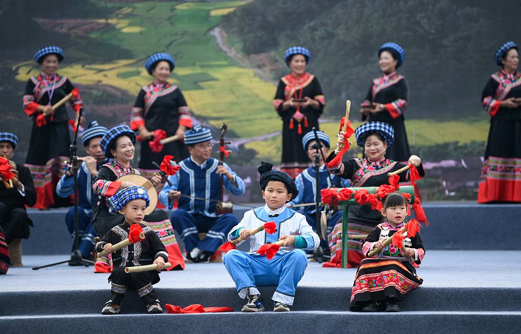 乡村酿酒是个技术活儿...