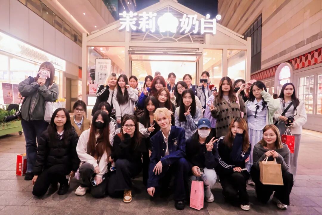 ▲七宝宝龙城联合茉莉奶白活动