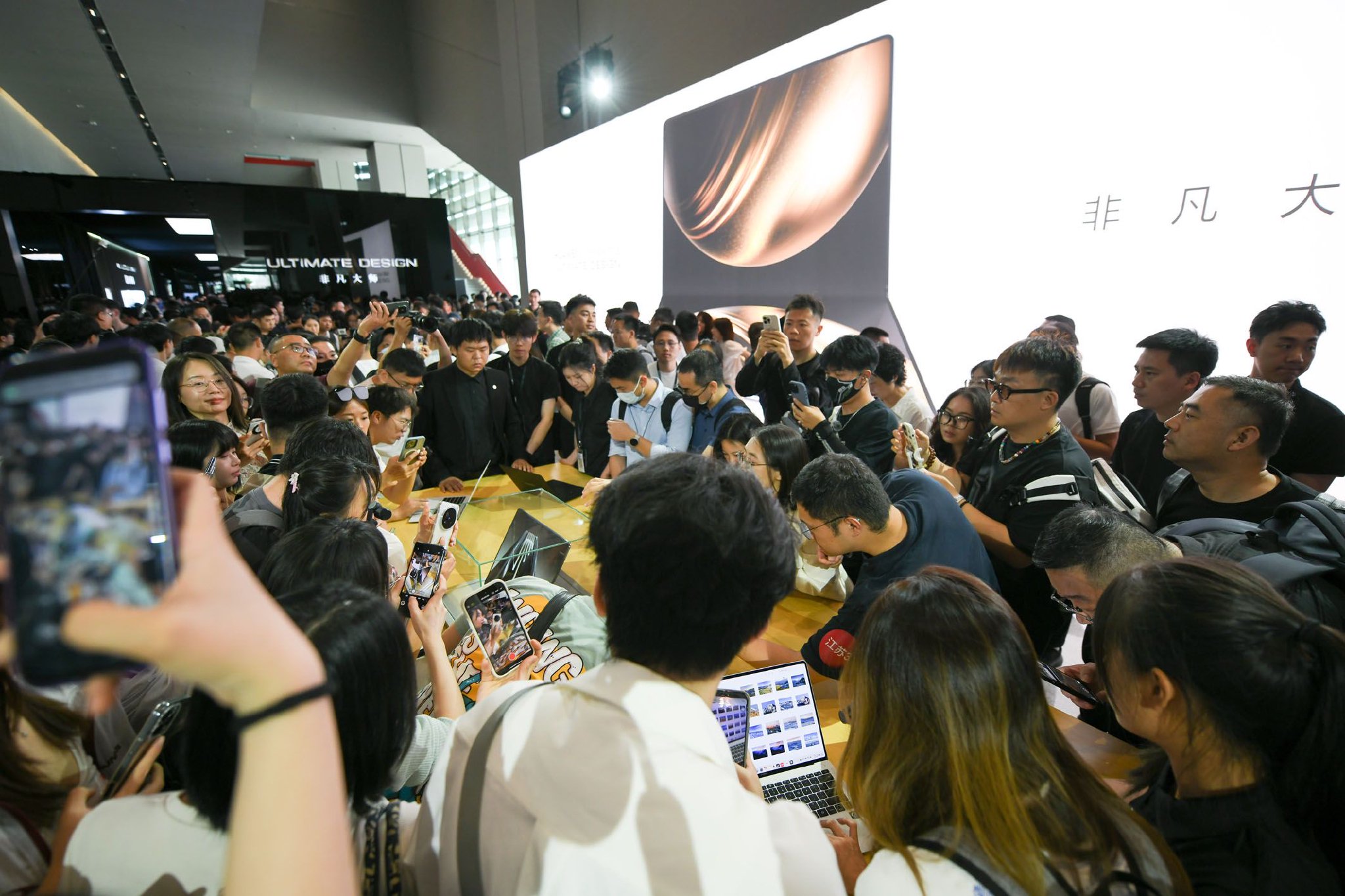 5月19日，华为正式发布两款鸿蒙电脑，这是鸿蒙操作系统首次在电脑端正式发布。记者　胥冰洁　摄