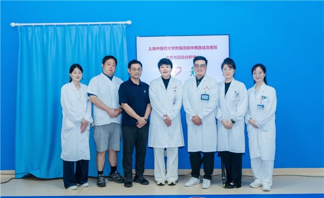 （图注：此次由一众专家教授组成的跨学科领域“答主评审团”）