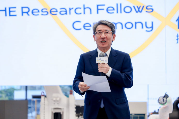 薛其坤院士在颁发仪式上致辞