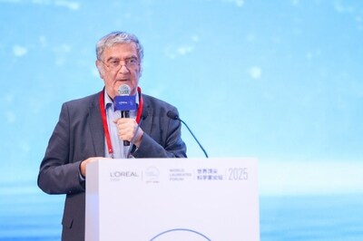 2012年诺贝尔物理学奖得主塞尔日·阿罗什发表演讲