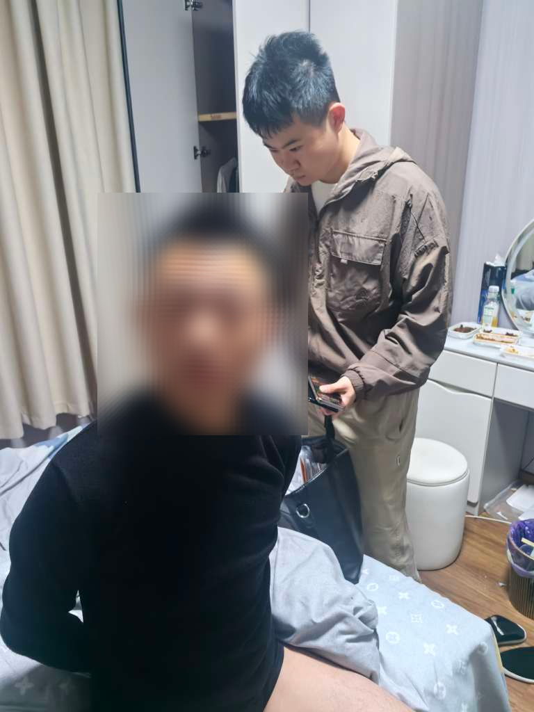 △警方抓獲的嫌疑人