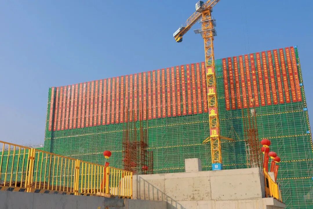 近期，一个触目惊心的视频曝光了，城中村150元高素质短裙女神到底是什么