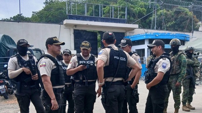 厄瓜多尔总统宣布提前解除10省紧急状态