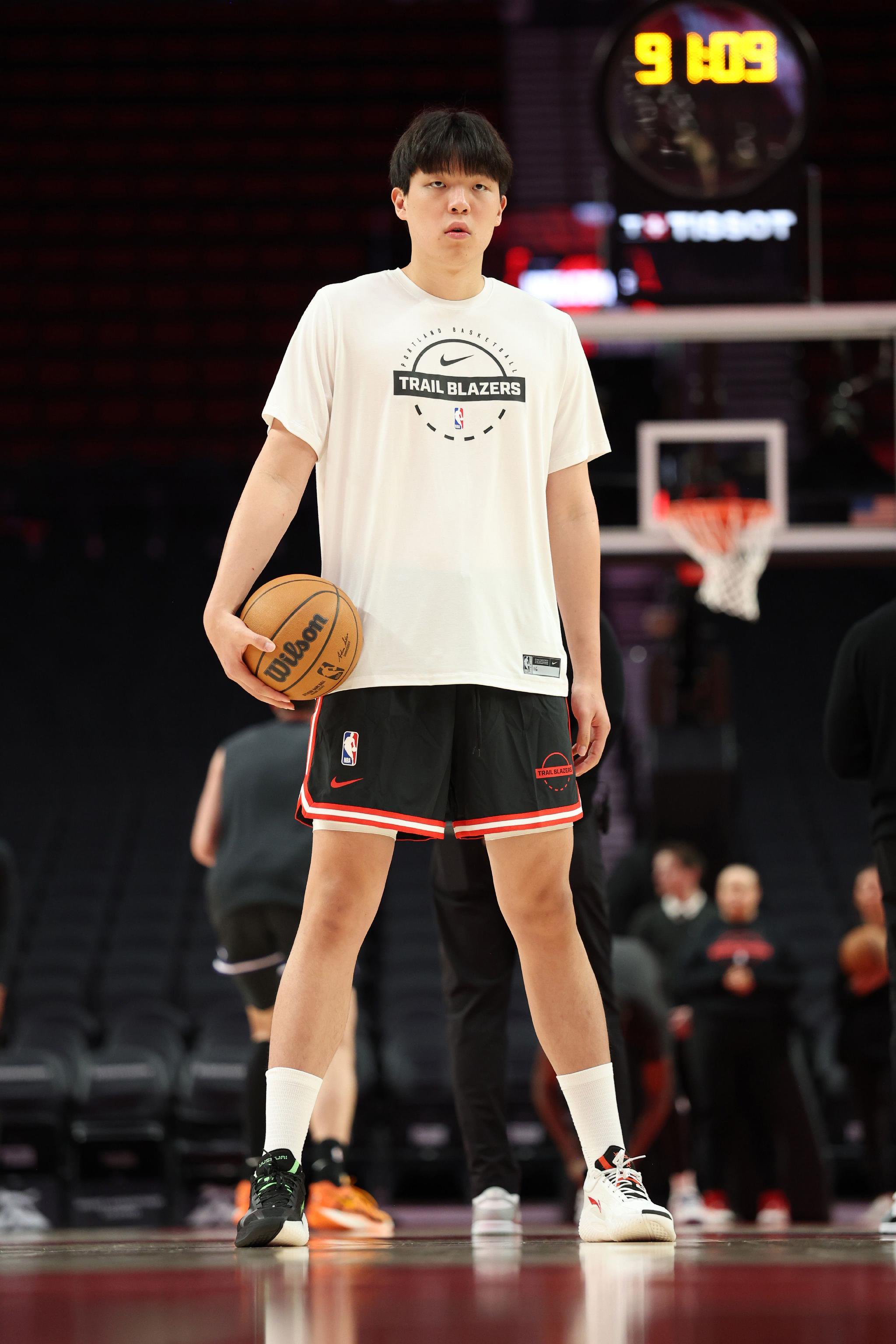 徐静雨谈杨瀚森:有点失望!肉眼可见胖了 还是少谈吃包子的事吧