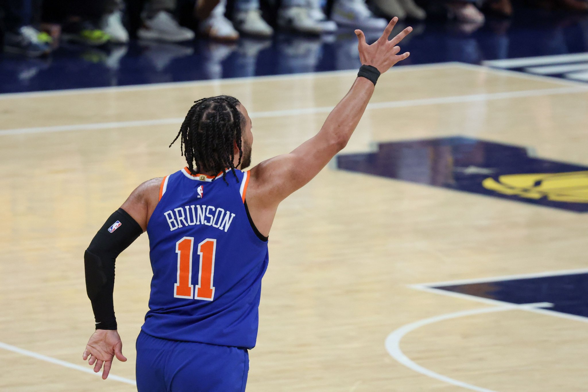 布伦森:我要成为更棒的领袖 确保队友之间不产生负面情绪