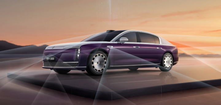 ▲ 尊界 S800 搭载了 1 个 192 线激光雷达,3 个高精度固态激光雷达