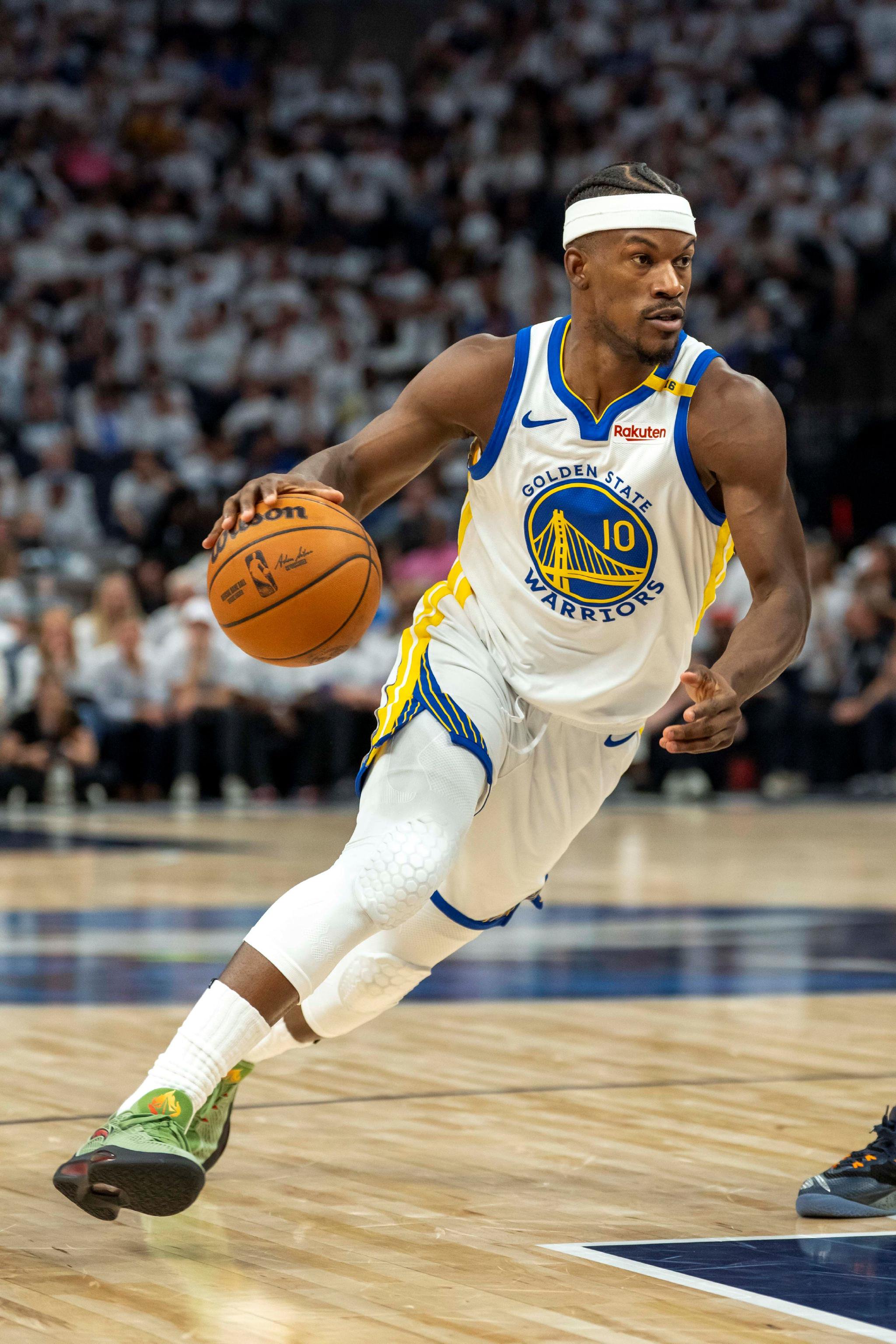 巴特勒前三节10中7得17分4板2助 得分不知不觉全队最高了