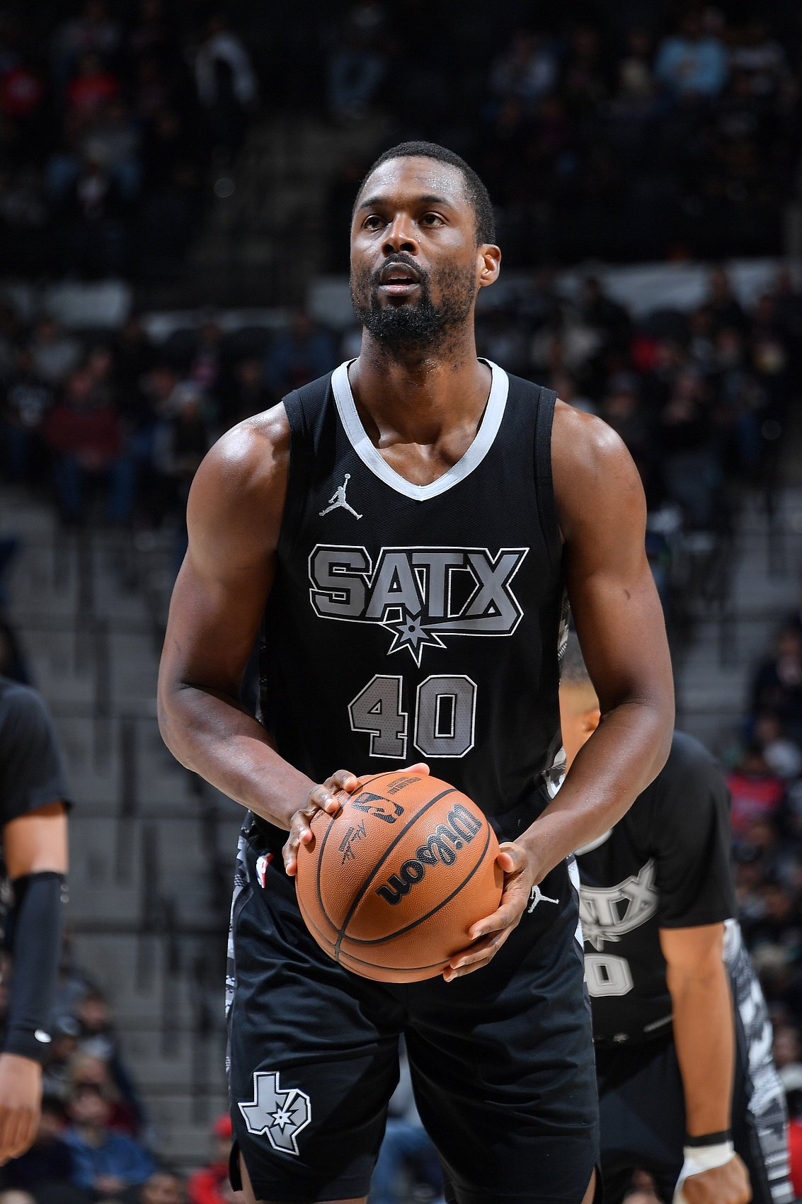 哈里森-巴恩斯:当球队需要时总有人站出来 漫长的赛季要保持健康