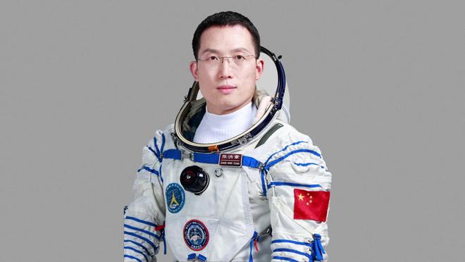神二十一载荷专家张洪章:博士毕业后留所工作,曾是辩论比赛“最佳辩手”|航天员|大连化物所|大连市|中国科学院|大连_新浪新闻