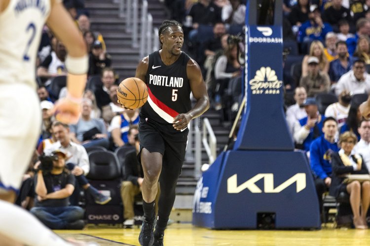 斯普利特:霍勒迪一切都做得很好 队里有他这样的球员很棒