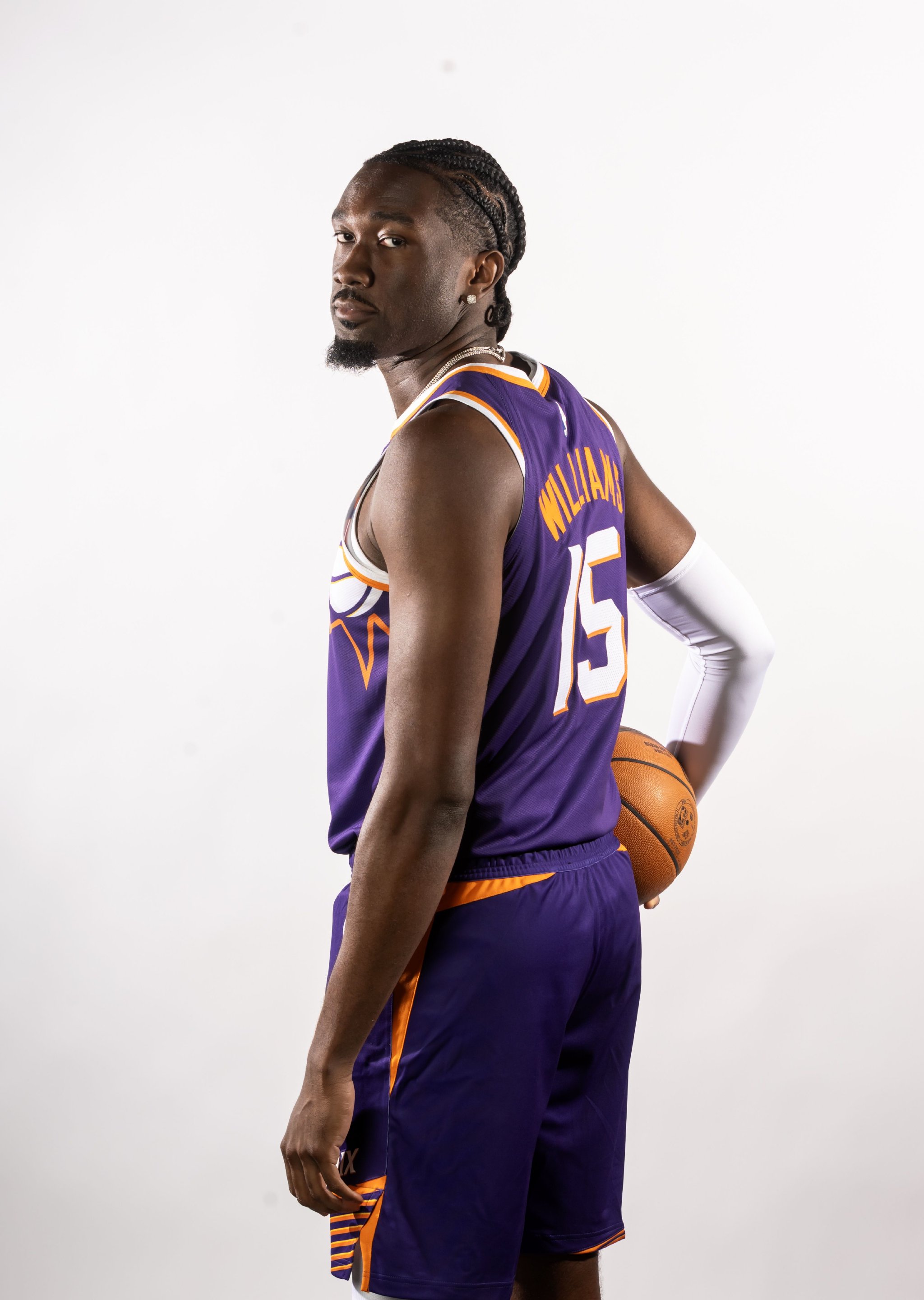 布克:马威湖人交易告吹后特意看了他的录像 他天赋十足