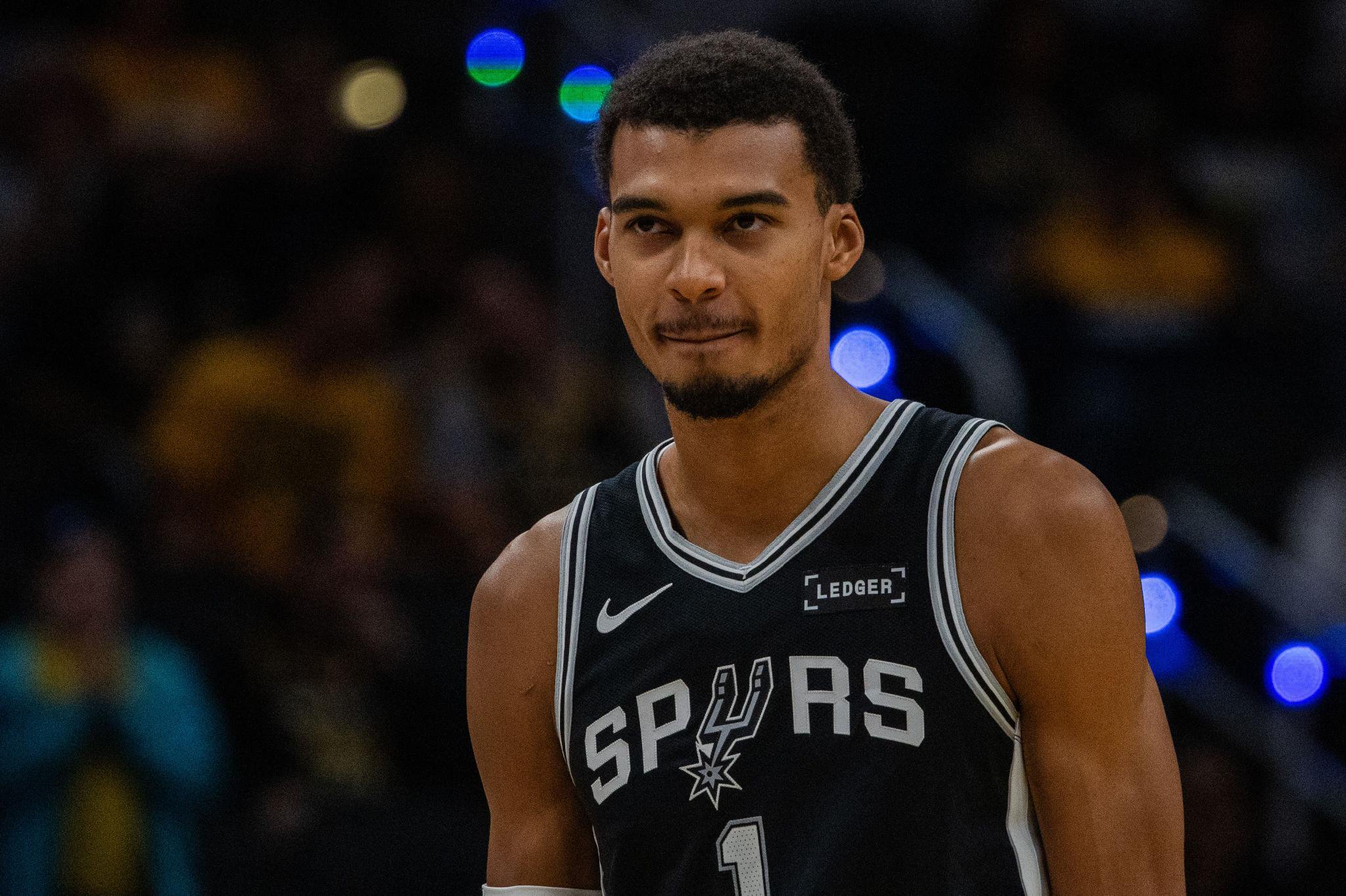 攻防一体!文班亚马开季前5场达成150分20帽 历史首人