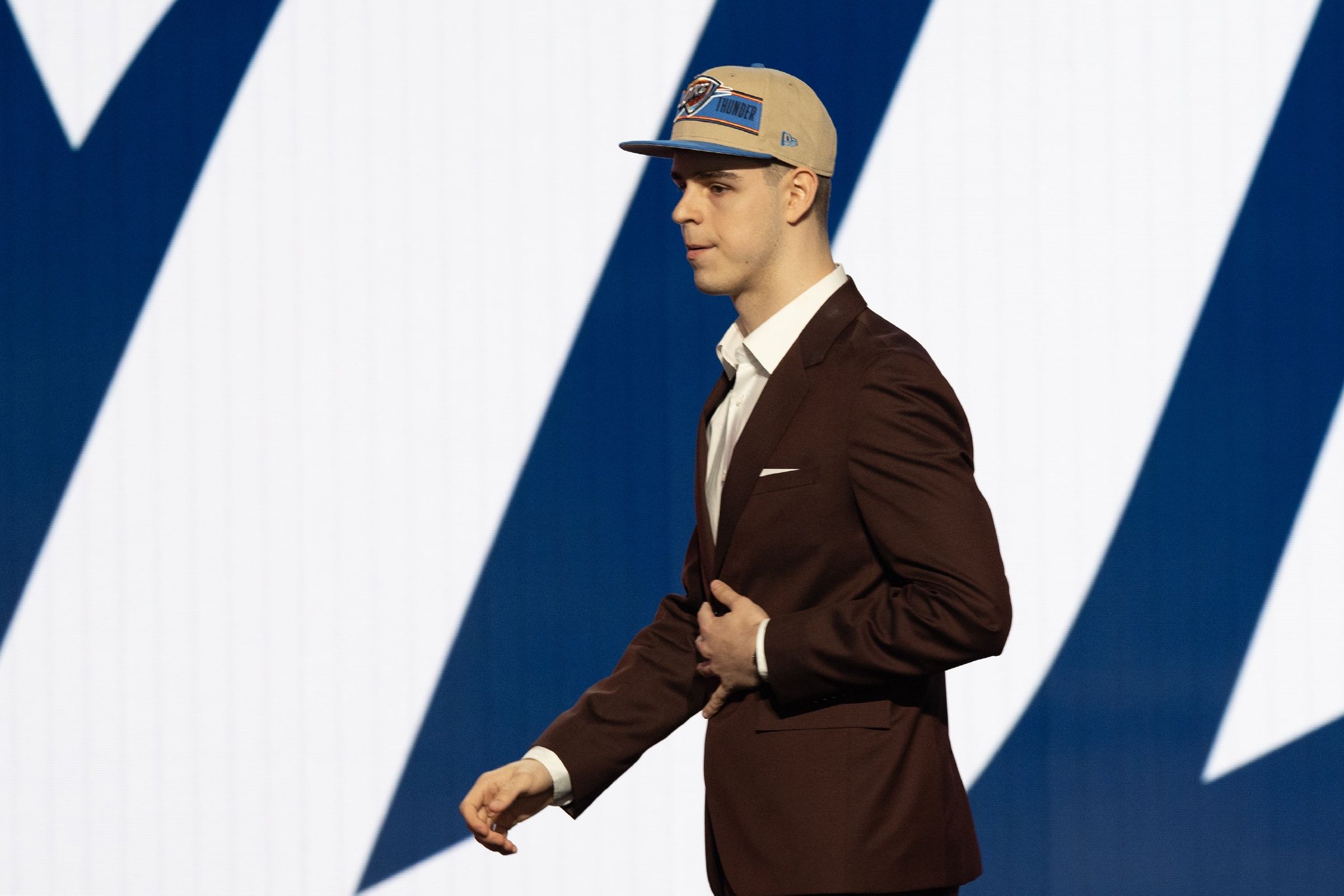 忒惨了!托皮奇生涯没打过正赛 遭十字韧带撕裂+睾丸手术+睾丸癌