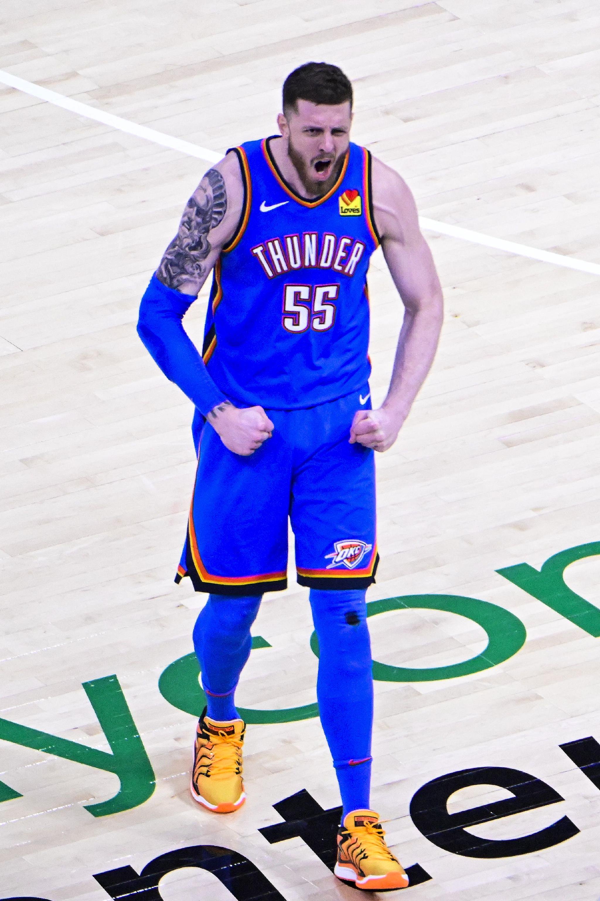 哈滕:仍在适应新投篮对抗规则 裁判只是在履行他们的职责